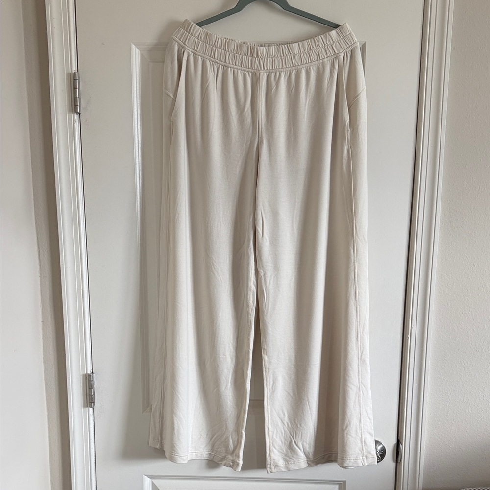 lululemon BeCalm Mid-Rise Wide-Leg Pant